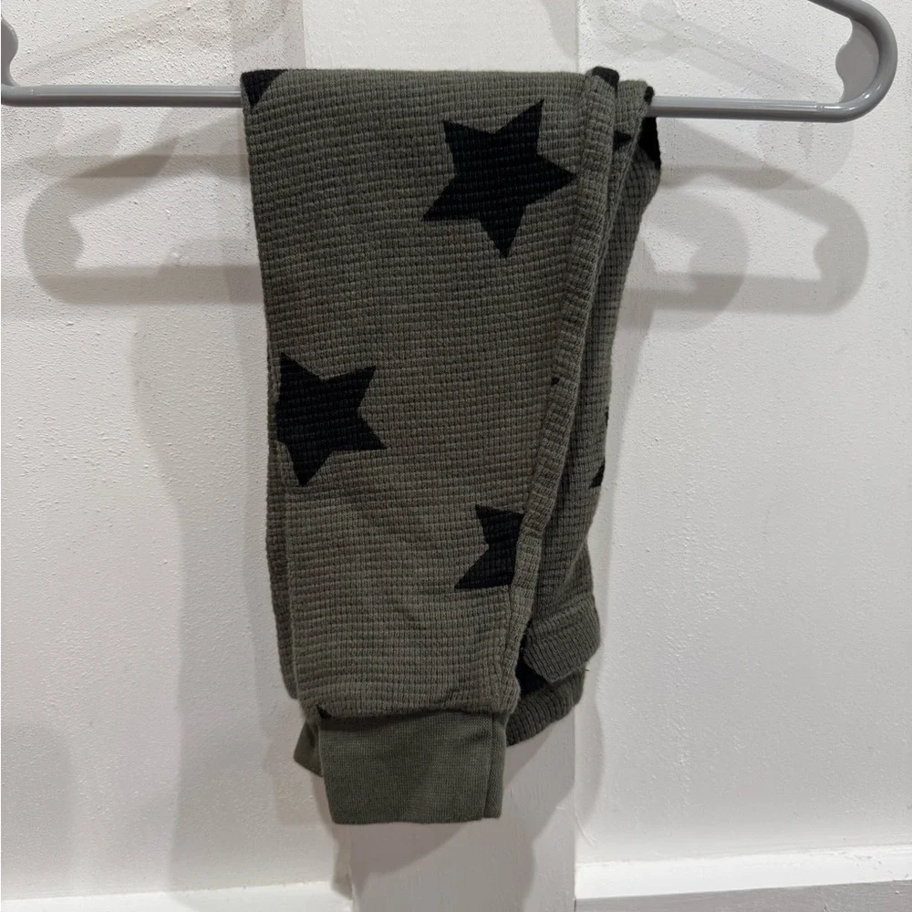Olive Green Star Pattern Pajamas - Picture 2 of 4